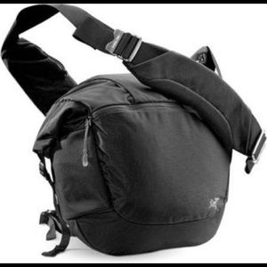 Arc’teryx messenger bag. Used once.